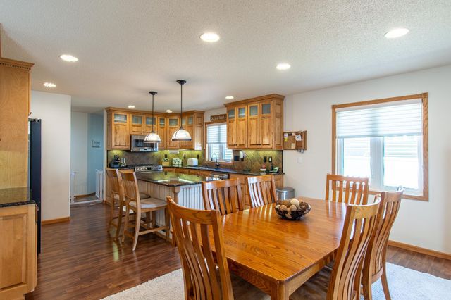 1819 52nd Avenue N, Moorhead, MN 56560