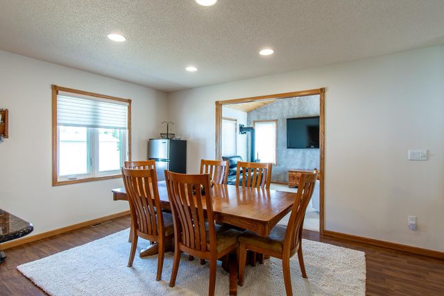 1819 52nd Avenue N, Moorhead, MN 56560