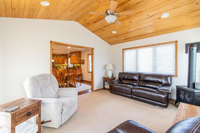 1819 52nd Avenue N, Moorhead, MN 56560