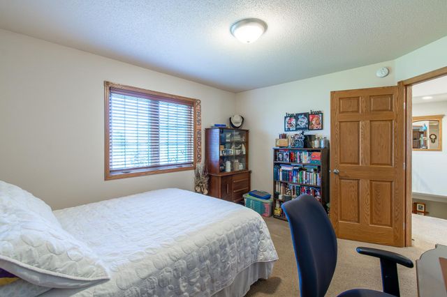 1819 52nd Avenue N, Moorhead, MN 56560