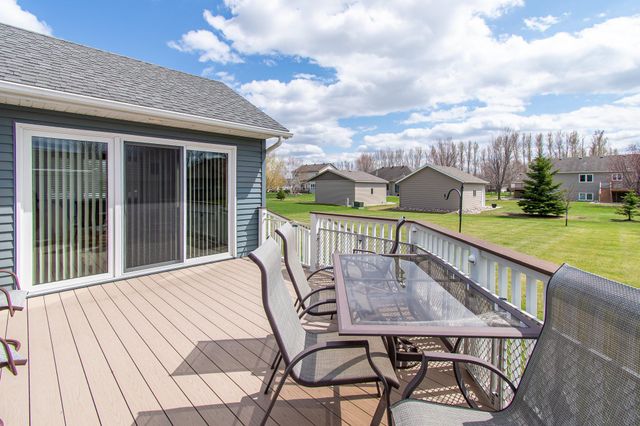 1819 52nd Avenue N, Moorhead, MN 56560