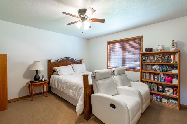 1819 52nd Avenue N, Moorhead, MN 56560