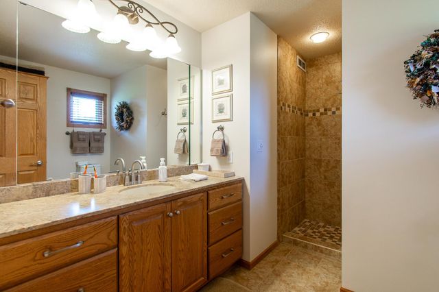 1819 52nd Avenue N, Moorhead, MN 56560