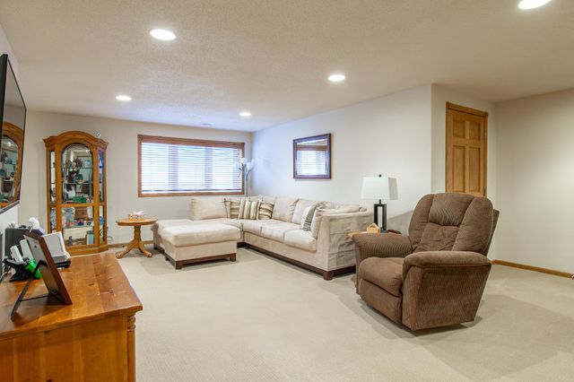 1819 52nd Avenue N, Moorhead, MN 56560