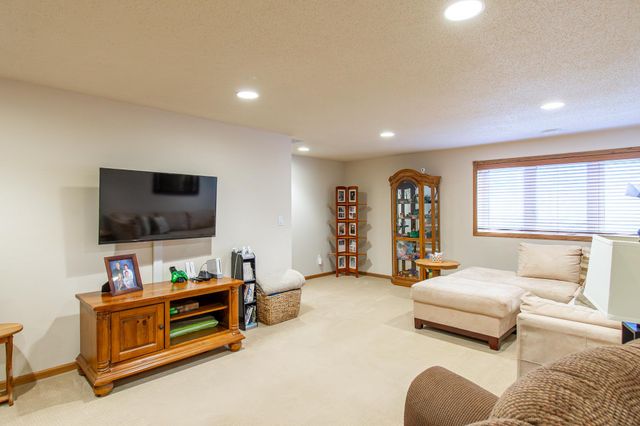 1819 52nd Avenue N, Moorhead, MN 56560