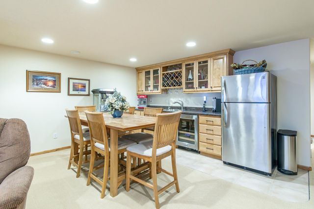 1819 52nd Avenue N, Moorhead, MN 56560
