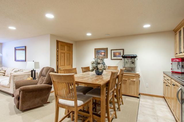 1819 52nd Avenue N, Moorhead, MN 56560