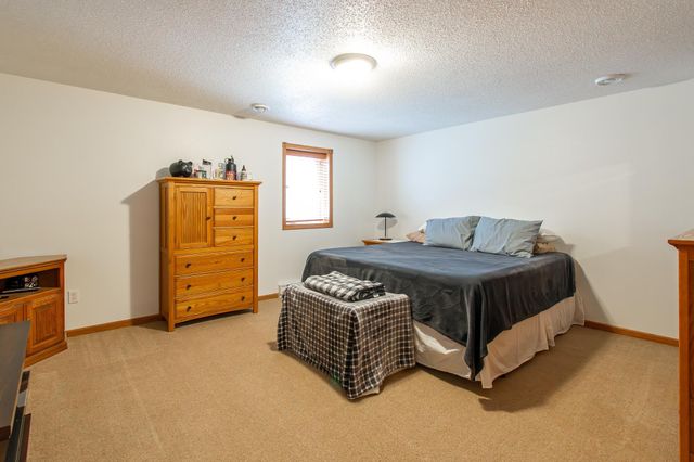 1819 52nd Avenue N, Moorhead, MN 56560