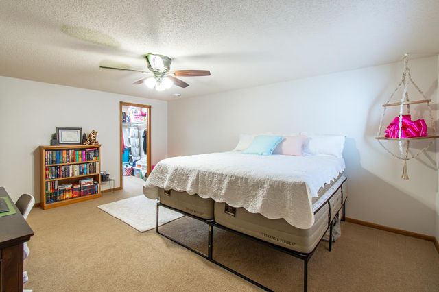 1819 52nd Avenue N, Moorhead, MN 56560