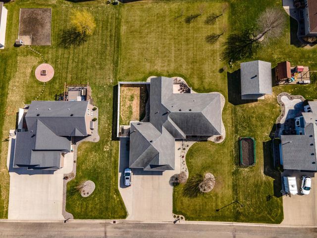 1819 52nd Avenue N, Moorhead, MN 56560