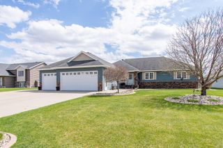 1819 52nd Avenue N, Moorhead, MN 56560