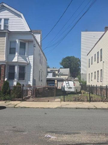 38 20Th Ave, Irvington Twp., NJ 07111
