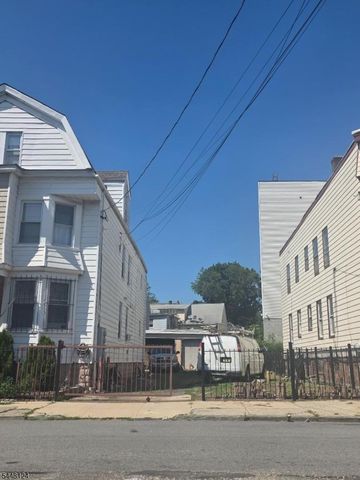 38 20Th Ave, Irvington Twp., NJ 07111