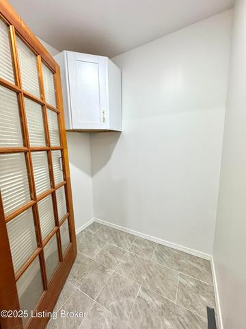 12411 Berrytown Rd, Louisville, KY 40223