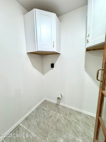 12411 Berrytown Rd, Louisville, KY 40223