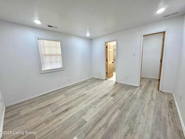 12411 Berrytown Rd, Louisville, KY 40223