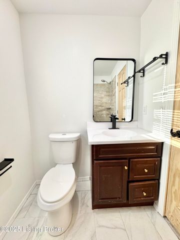 12411 Berrytown Rd, Louisville, KY 40223