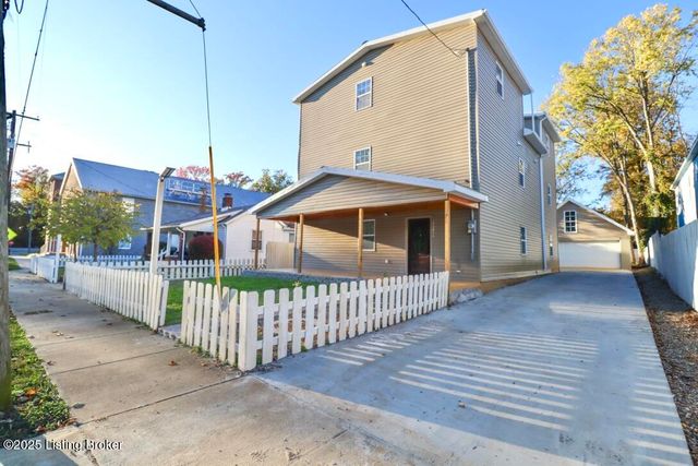 12411 Berrytown Rd, Louisville, KY 40223