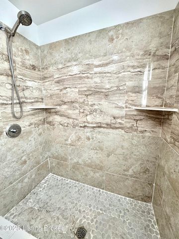 12411 Berrytown Rd, Louisville, KY 40223