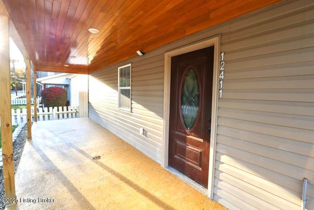 12411 Berrytown Rd, Louisville, KY 40223