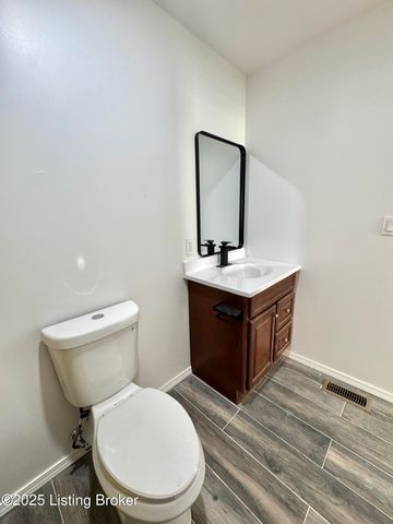 12411 Berrytown Rd, Louisville, KY 40223