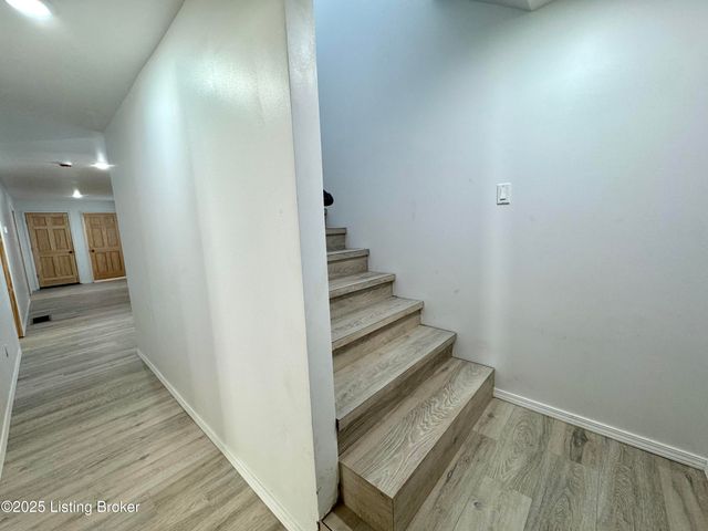 12411 Berrytown Rd, Louisville, KY 40223