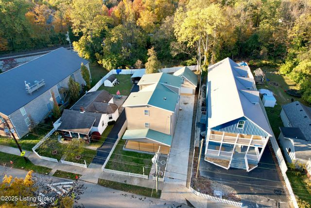 12411 Berrytown Rd, Louisville, KY 40223