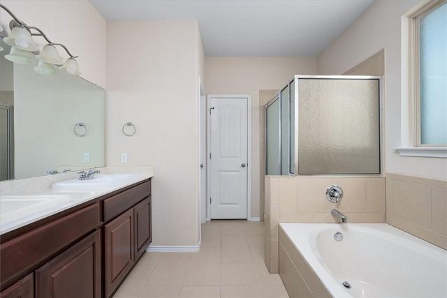 5425 Kara DR, Austin, TX 78744