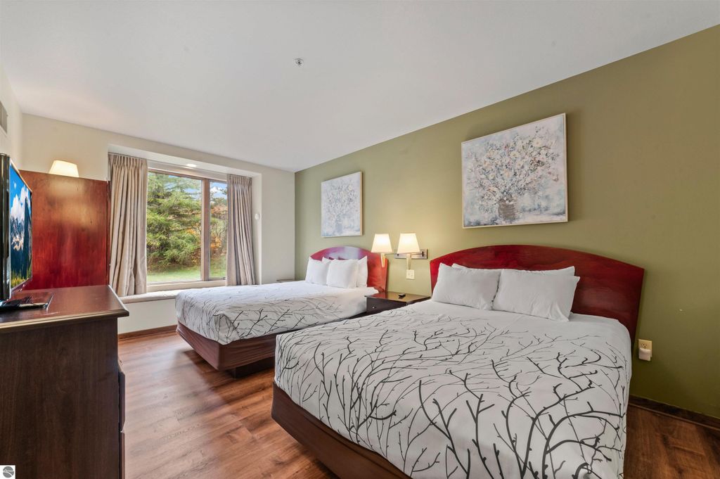 Image 11 of property listing at 2400 Troon South # 4007, Bellaire, MI 49615