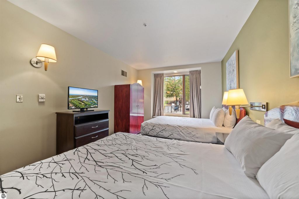 Image 12 of property listing at 2400 Troon South # 4007, Bellaire, MI 49615