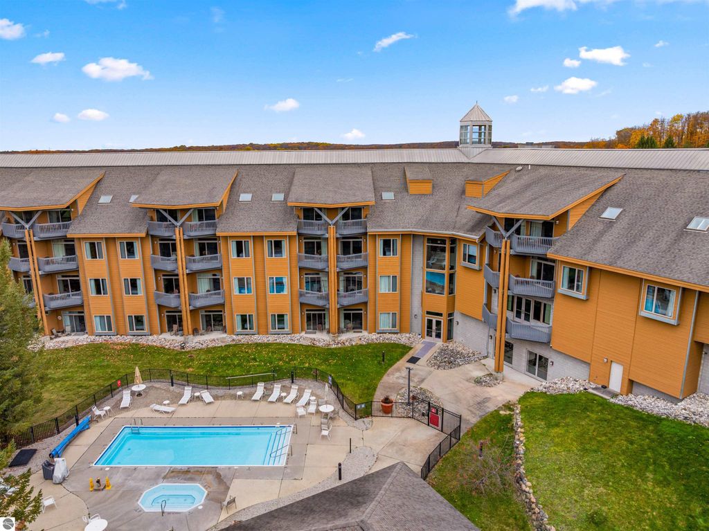 Image 2 of property listing at 2400 Troon South # 4007, Bellaire, MI 49615