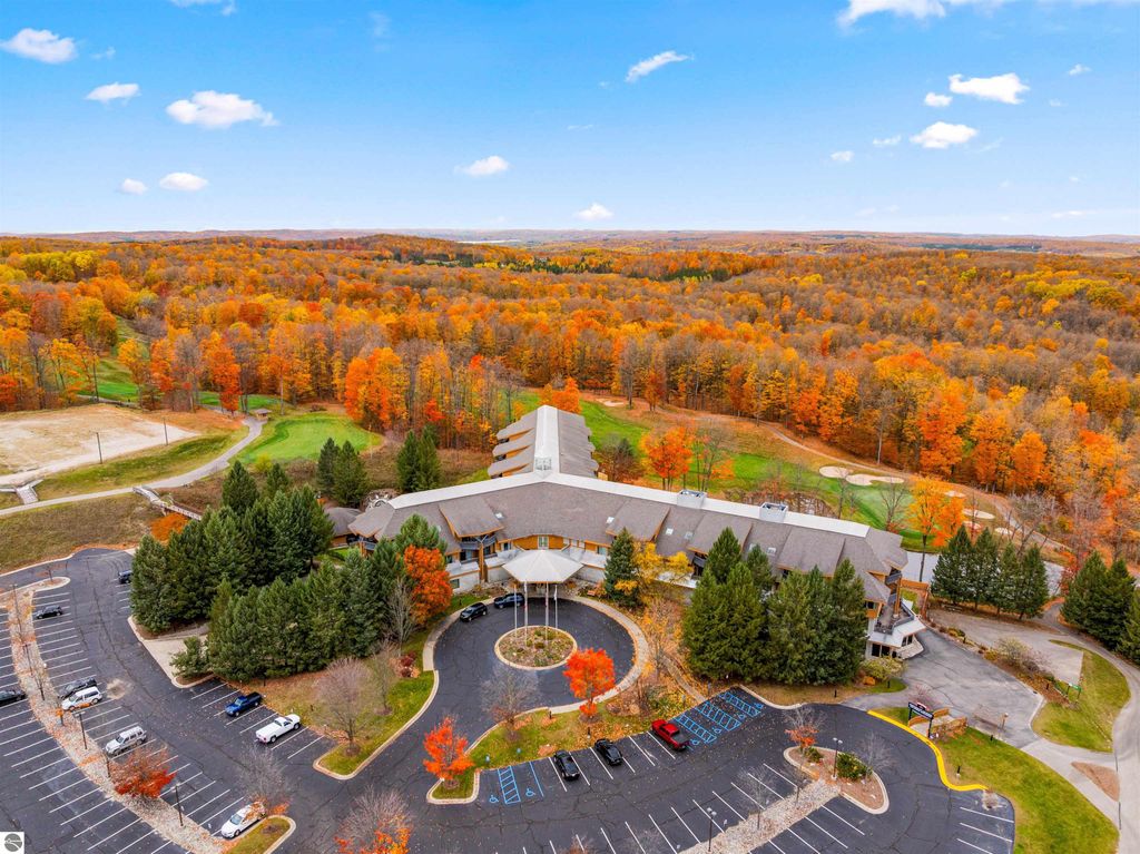 Image 20 of property listing at 2400 Troon South # 4007, Bellaire, MI 49615