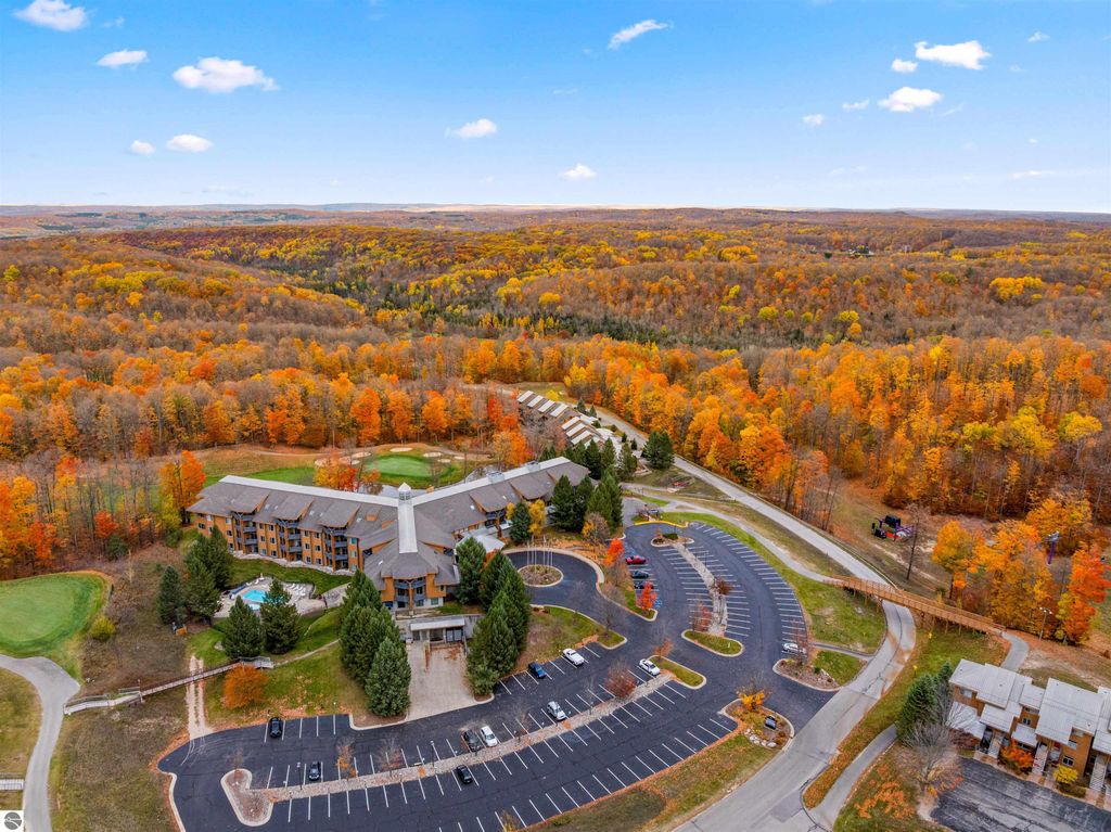 Image 22 of property listing at 2400 Troon South # 4007, Bellaire, MI 49615