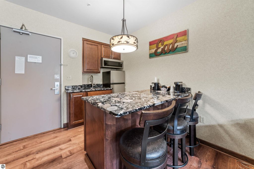 Image 6 of property listing at 2400 Troon South # 4007, Bellaire, MI 49615