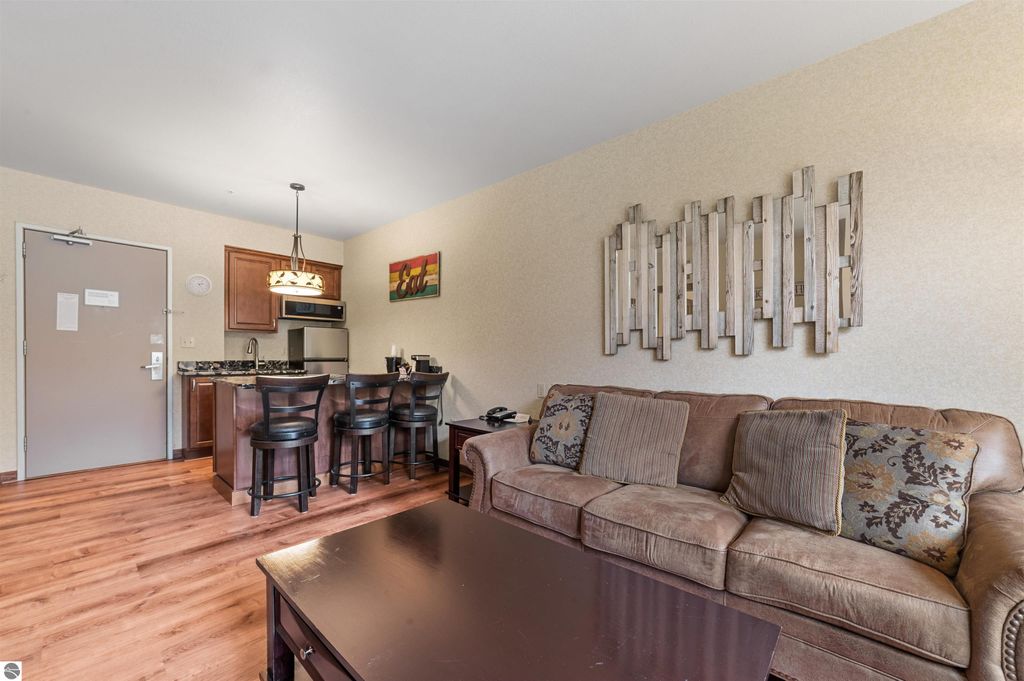 Image 8 of property listing at 2400 Troon South # 4007, Bellaire, MI 49615