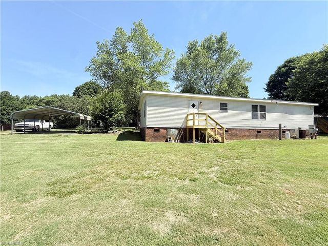 353 Twelve Oaks Drive, Linwood, NC 27299