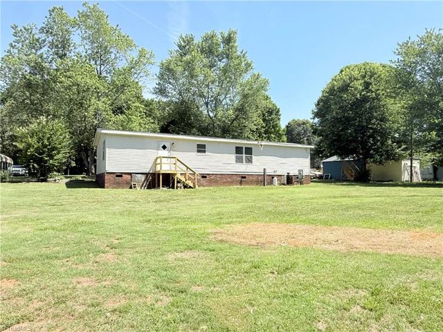 353 Twelve Oaks Drive, Linwood, NC 27299