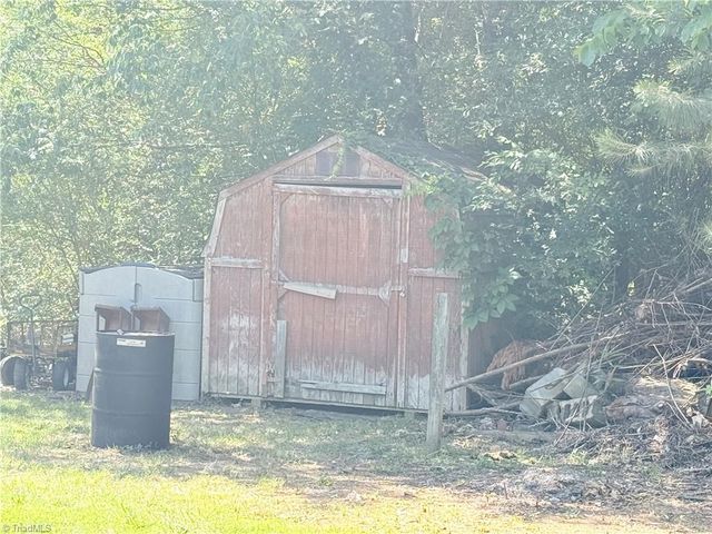 353 Twelve Oaks Drive, Linwood, NC 27299