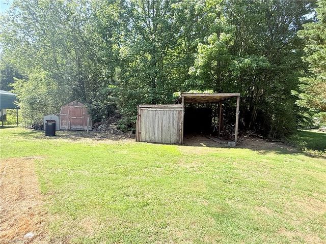 353 Twelve Oaks Drive, Linwood, NC 27299