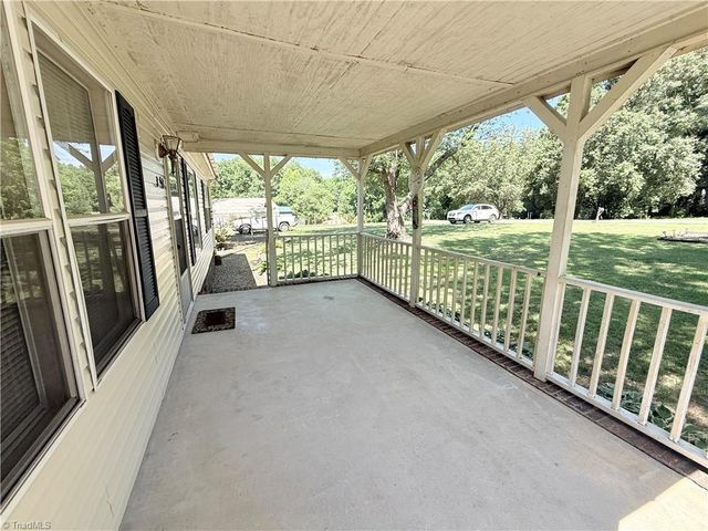 353 Twelve Oaks Drive, Linwood, NC 27299