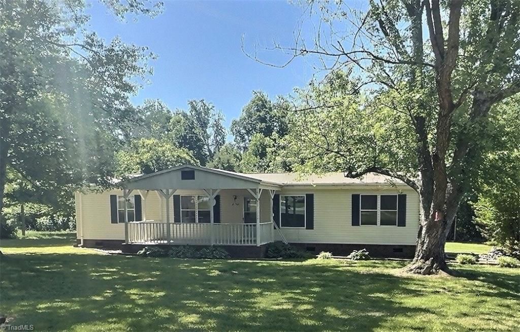 353 Twelve Oaks Drive, Linwood, NC 27299