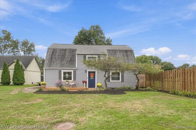 4025 Totem Lane, Waterford, MI 48328