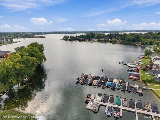 4025 Totem Lane, Waterford, MI 48328
