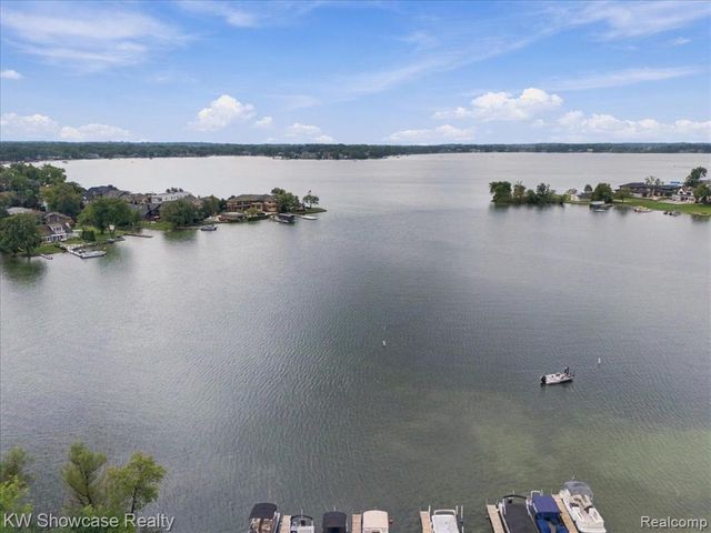 4025 Totem Lane, Waterford, MI 48328
