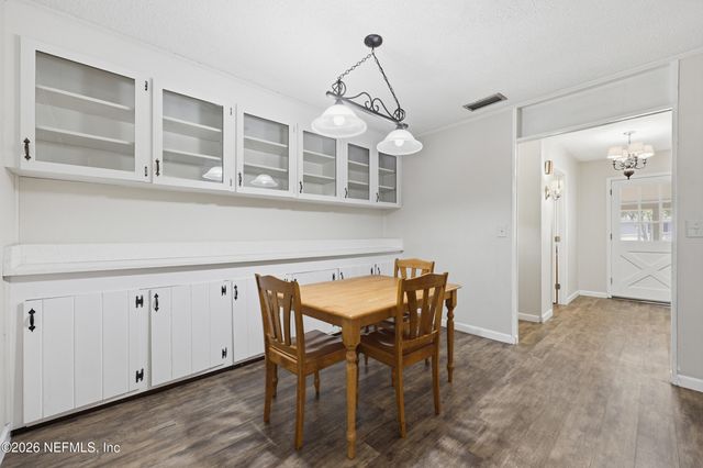9246 BEARDEN Road, Jacksonville, FL 32220