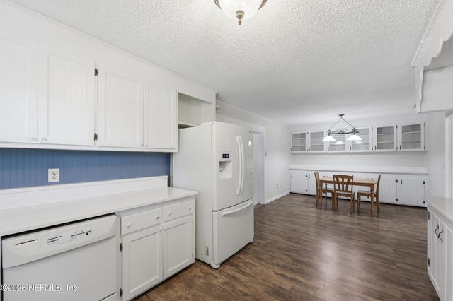 9246 BEARDEN Road, Jacksonville, FL 32220