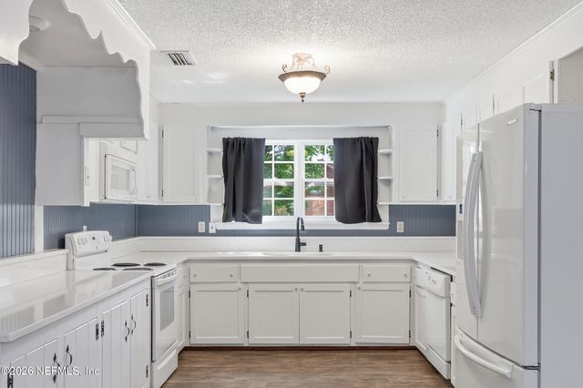 9246 BEARDEN Road, Jacksonville, FL 32220