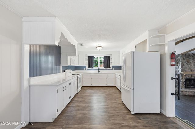 9246 BEARDEN Road, Jacksonville, FL 32220