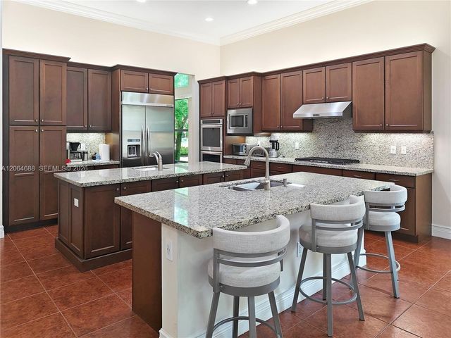 8181 Banpo Bridge Way, Delray Beach, FL 33446