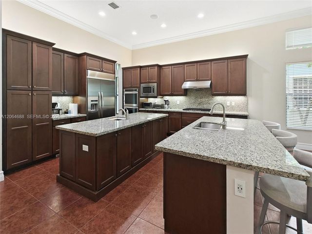 8181 Banpo Bridge Way, Delray Beach, FL 33446